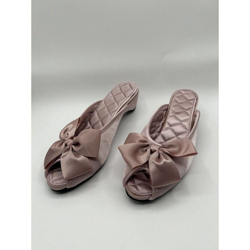 Luxe Me Now Tryst Pink Blush Satin Luxury Slippers Shoes Memory Foam Women’s 7